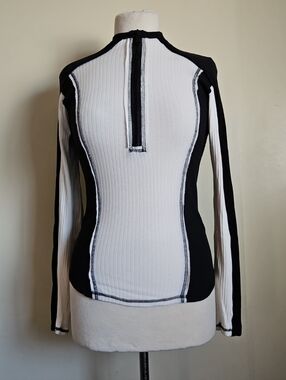 FP Movement Contrast Stitch Long Sleeve Knit Sport Top 1/4 Zip Mock Neck Small